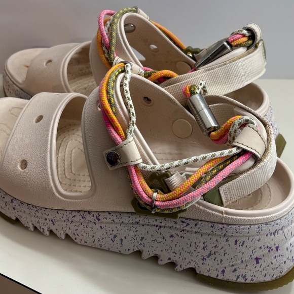 Crocs HIKER XSCAPE FESTIVAL SANDAL. - Picture 3 of 3